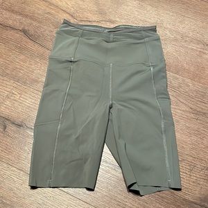 Femme force super high rise biker short sz 4 olive green